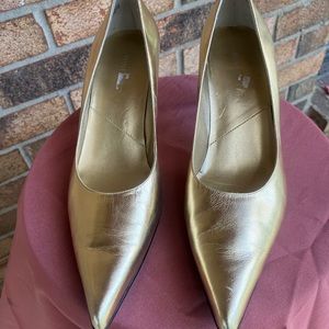 Nine West Gold Pumps
